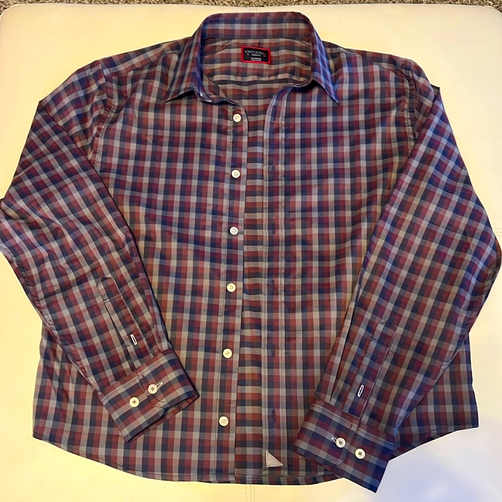 UNTUCKit Medium Button Down Shirt Greyish Burgundy Blue